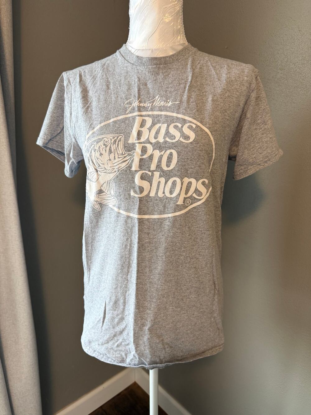 Bass pro shop tshirt small